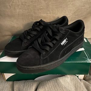 Puma Suedes Brand New Size 7c with box